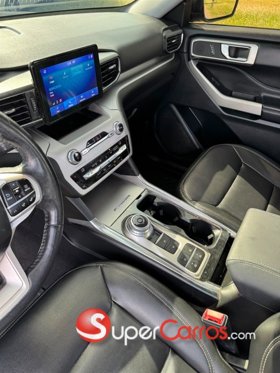 2021 Ford Explorer XLT — foto 2 / 9