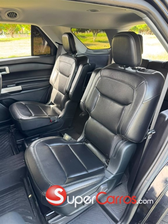 2021 Ford Explorer XLT — foto 4 / 9