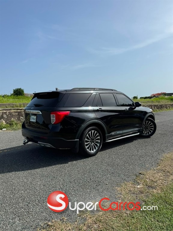 2021 Ford Explorer XLT — foto 5 / 9