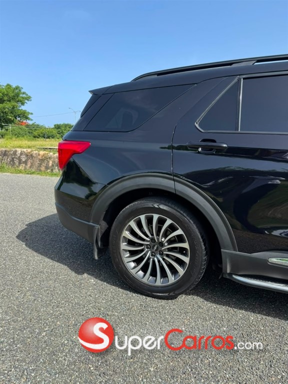 2021 Ford Explorer XLT — foto 6 / 9