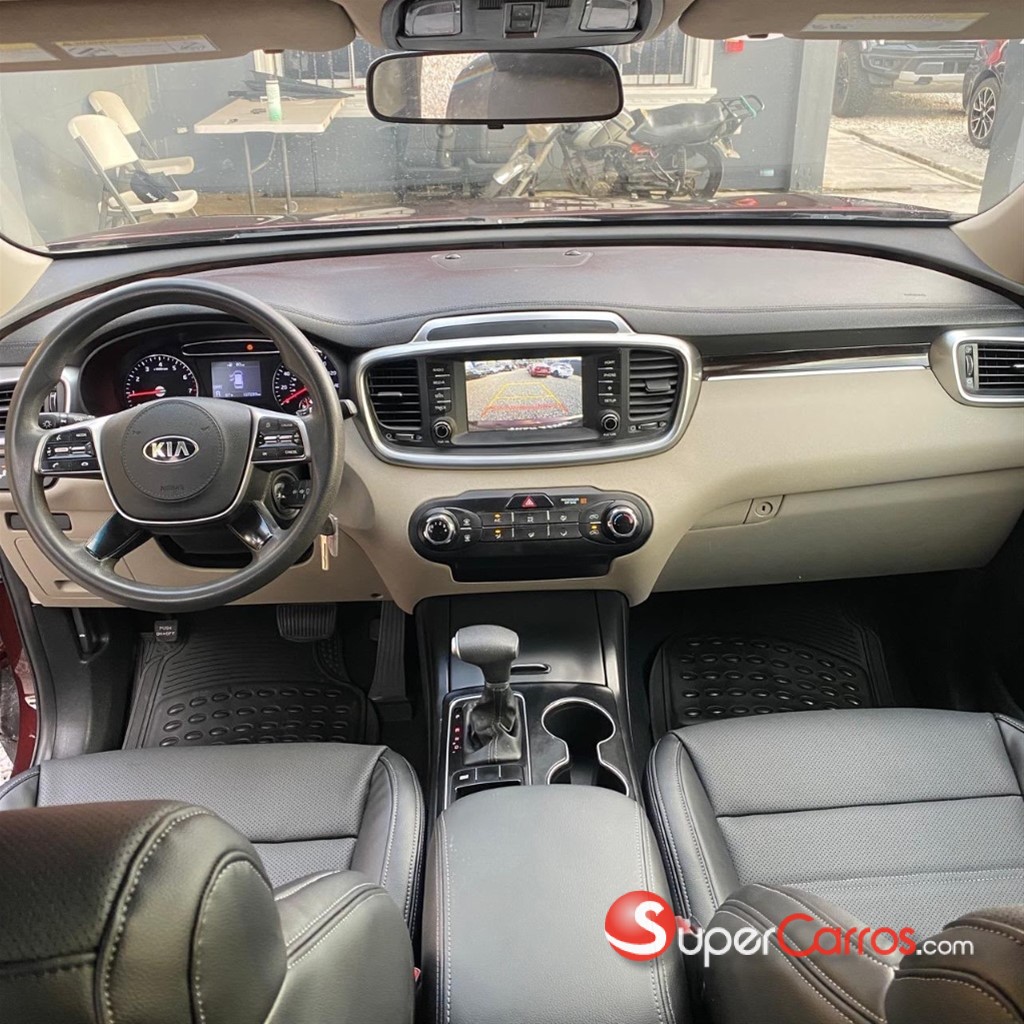 2020 Kia Sorento LX — foto 8 / 12