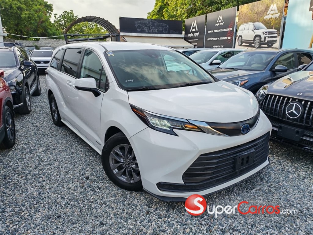 2021 Toyota Sienna LE