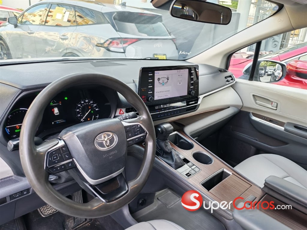 2021 Toyota Sienna LE — foto 3 / 10