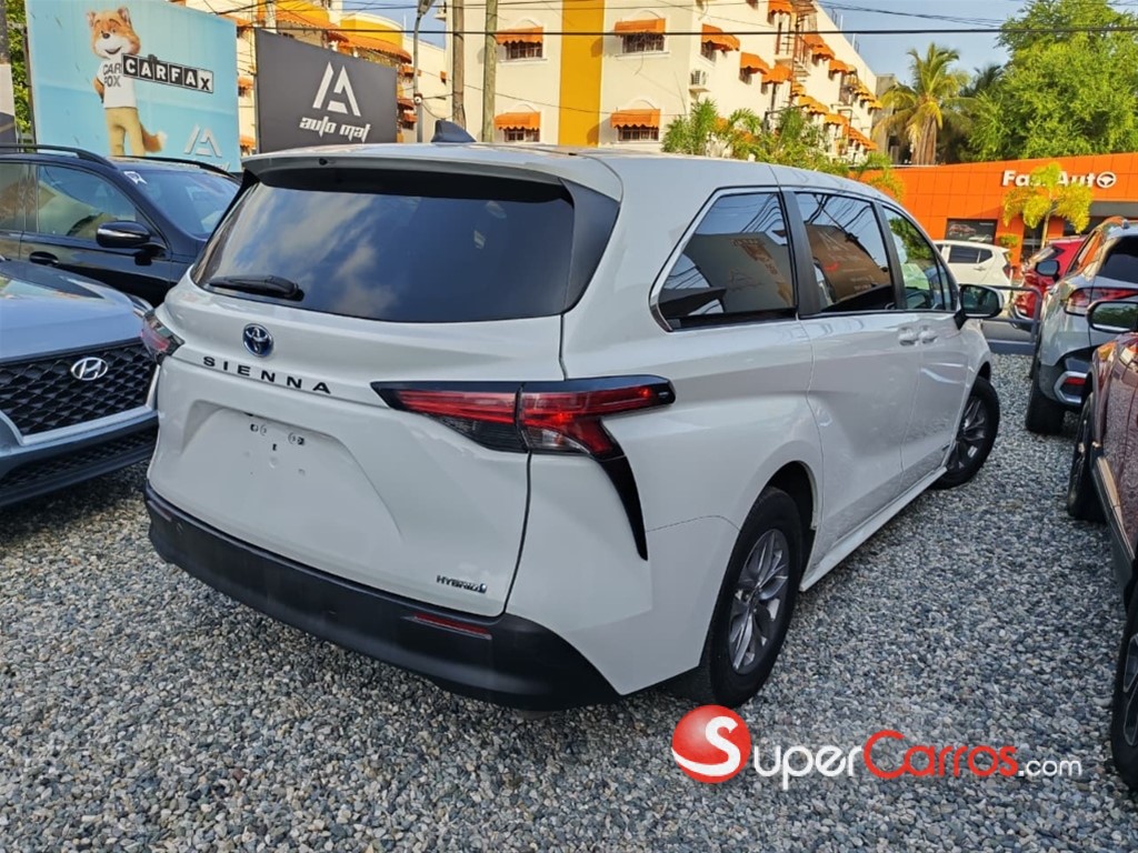2021 Toyota Sienna LE — foto 6 / 10