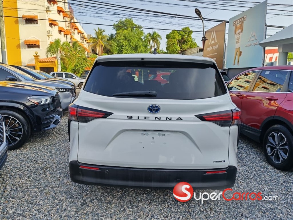 2021 Toyota Sienna LE — foto 7 / 10