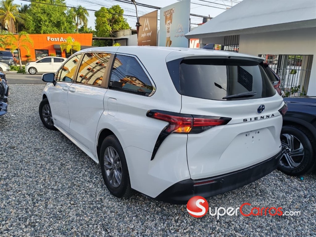 2021 Toyota Sienna LE — foto 10 / 10