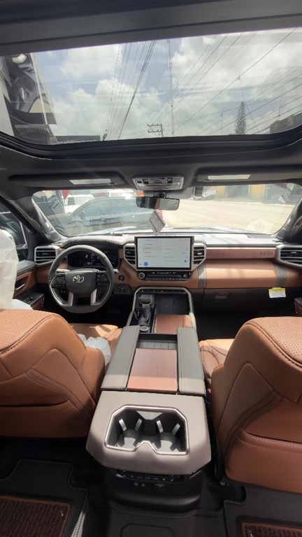2026 Toyota Sequoia Capstone — foto 2 / 12