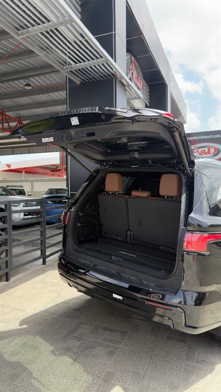 2026 Toyota Sequoia Capstone — foto 9 / 12