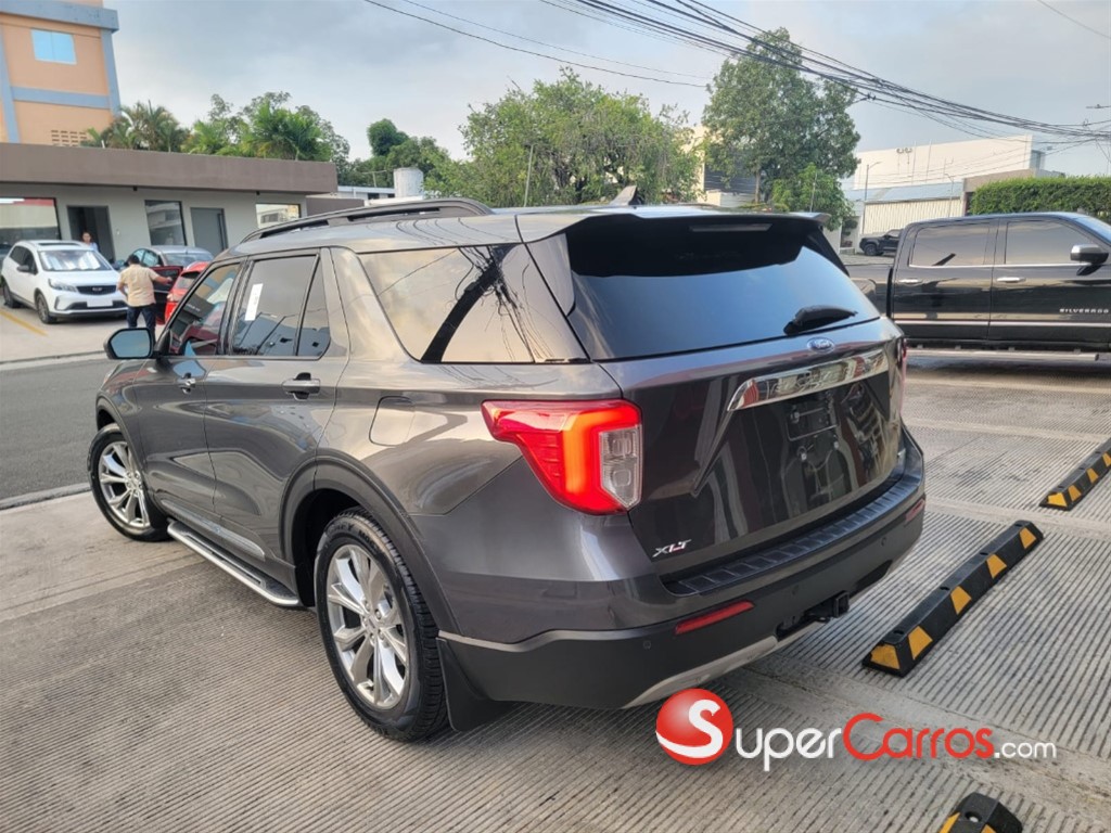 2020 Ford Explorer XLT — foto 2 / 10