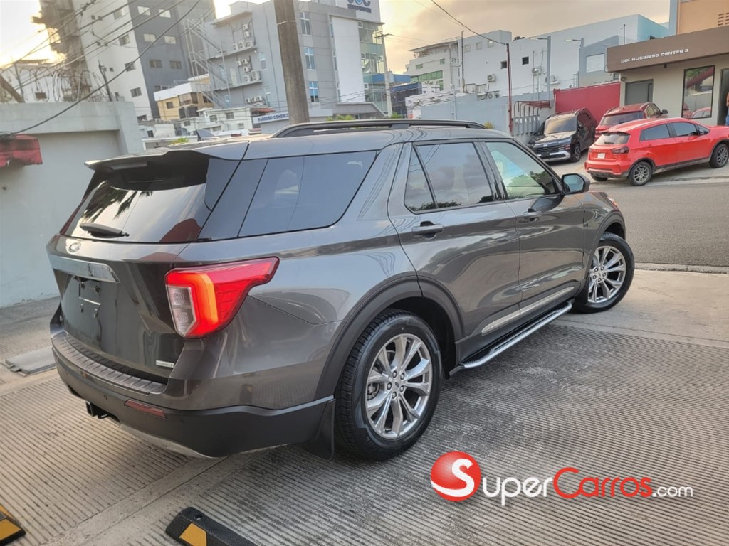2020 Ford Explorer XLT — foto 4 / 10