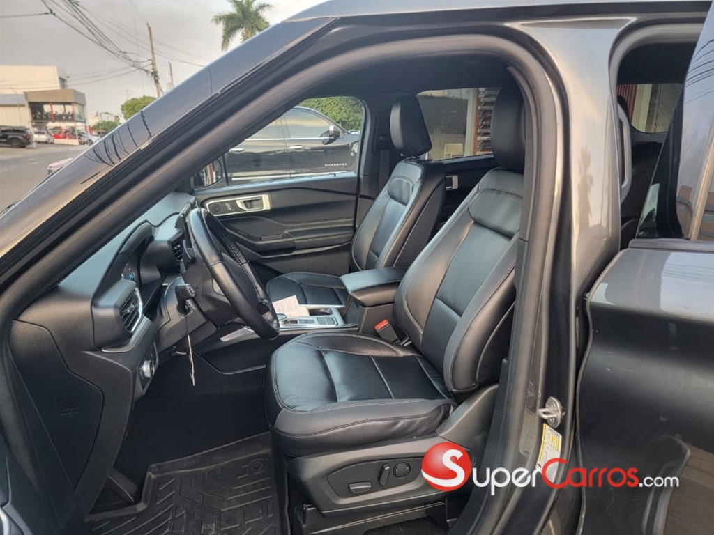 2020 Ford Explorer XLT — foto 6 / 10