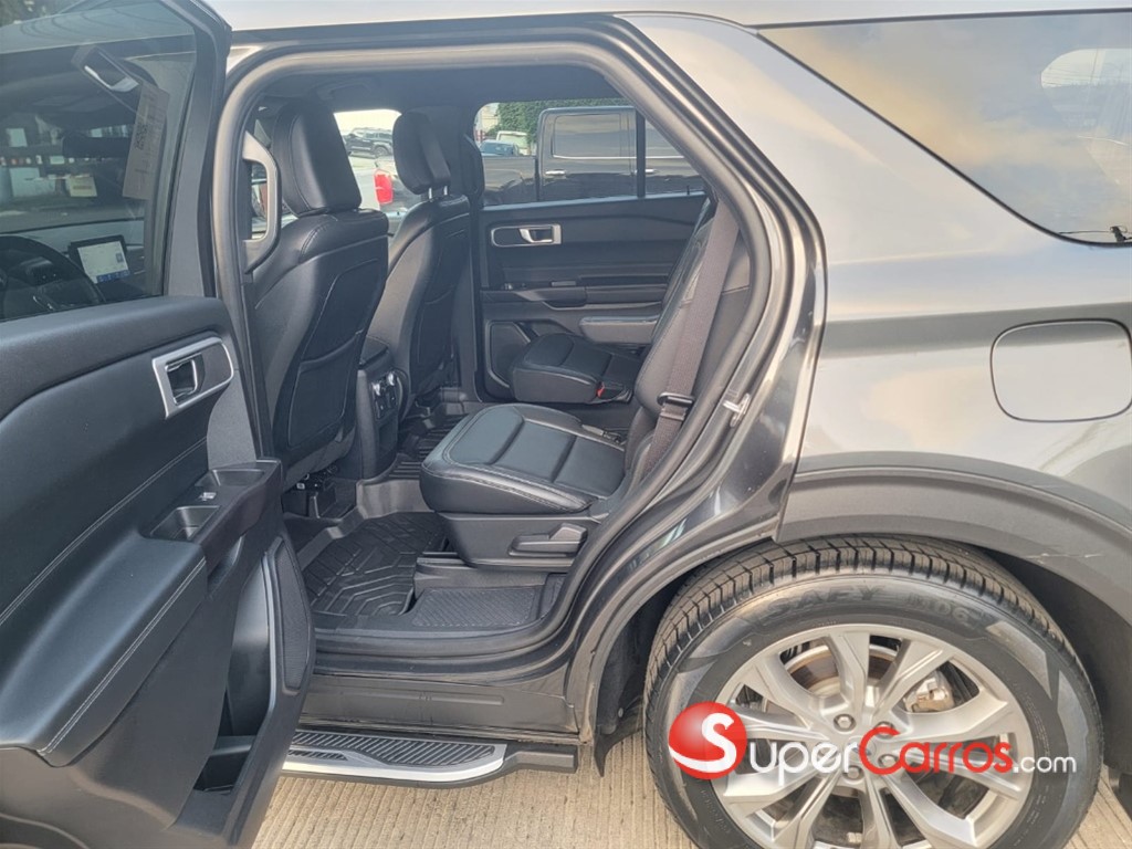 2020 Ford Explorer XLT — foto 8 / 10
