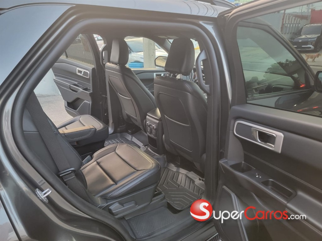 2020 Ford Explorer XLT — foto 9 / 10