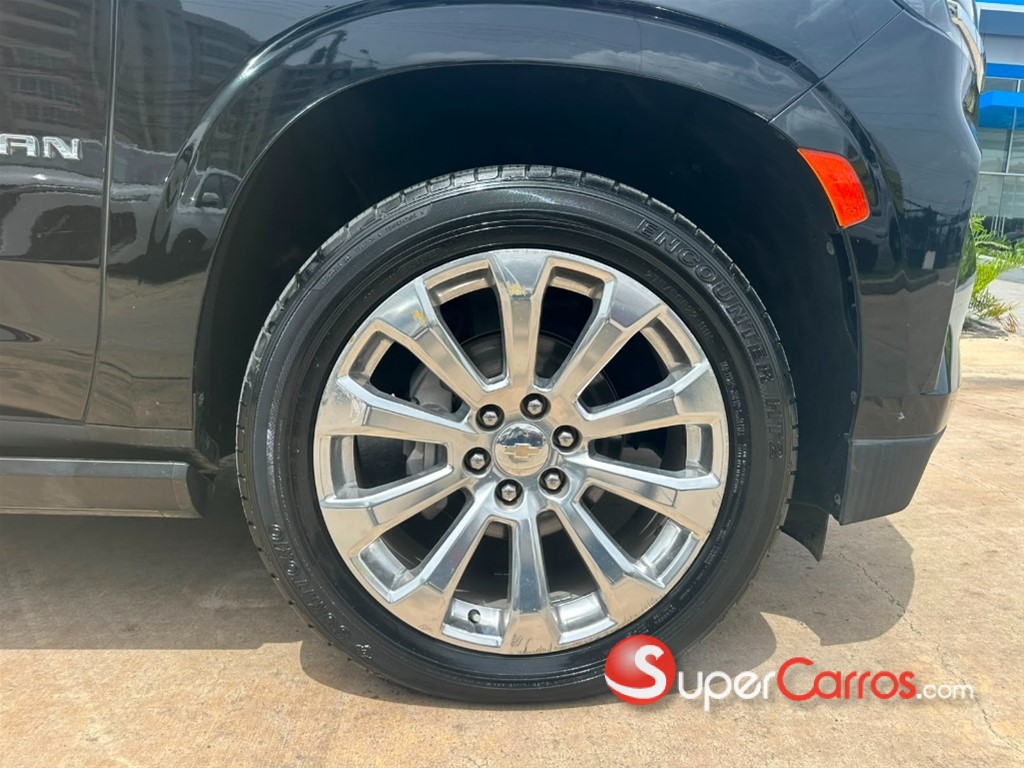 2023 Chevrolet Suburban Premier — foto 2 / 12