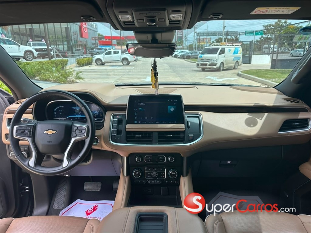 2023 Chevrolet Suburban Premier — foto 8 / 12