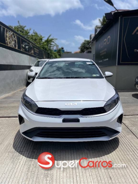 2022 Kia Forte LXS — foto 2 / 12