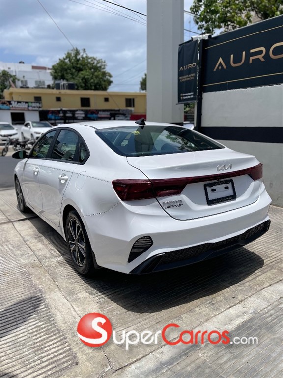 2022 Kia Forte LXS — foto 4 / 12