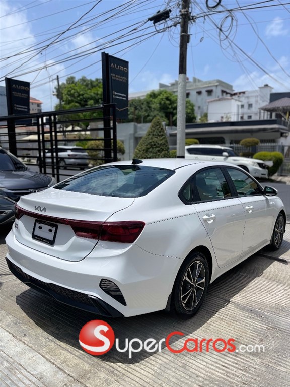 2022 Kia Forte LXS — foto 6 / 12