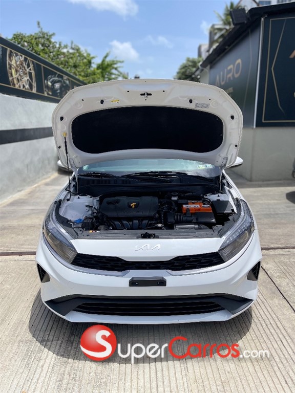 2022 Kia Forte LXS — foto 10 / 12
