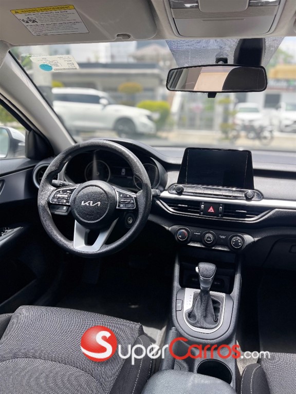 2022 Kia Forte LXS — foto 11 / 12