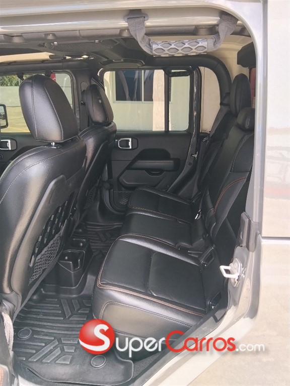 2021 Jeep Gladiator Mojave — foto 10 / 12