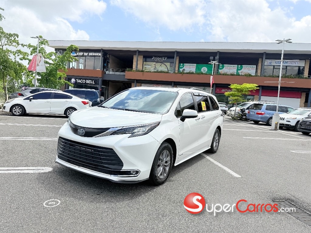 2021 Toyota Sienna XLE