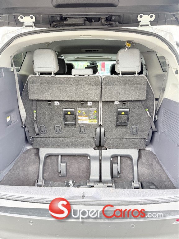 2021 Toyota Sienna XLE — foto 6 / 11