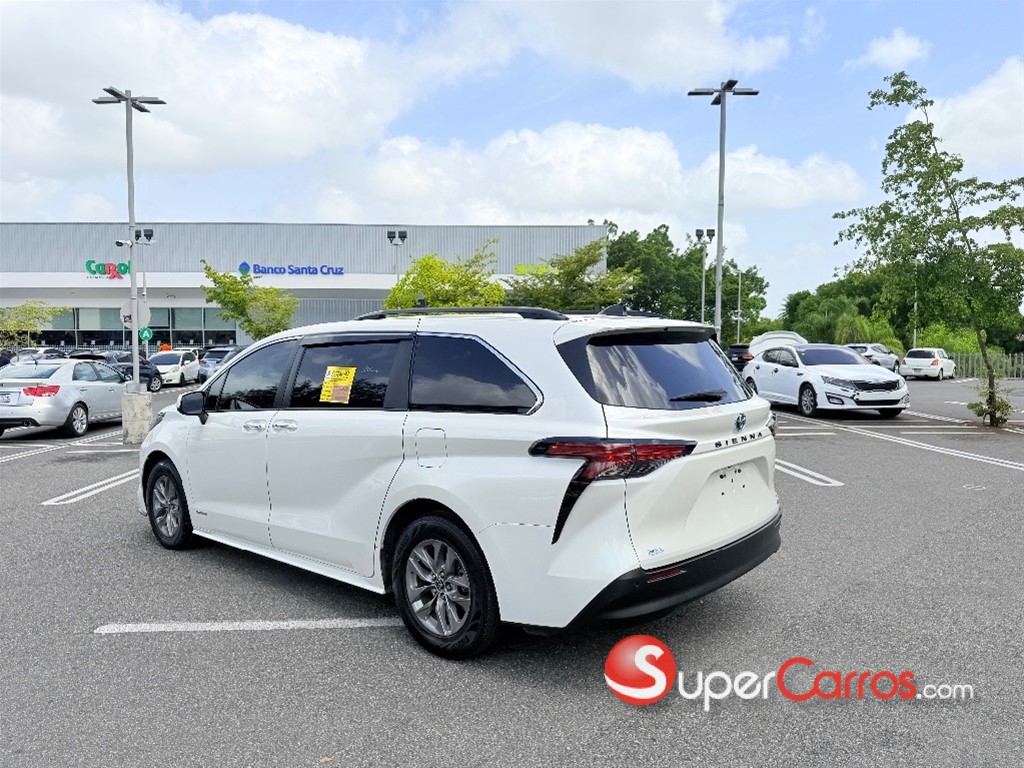 2021 Toyota Sienna XLE — foto 7 / 11