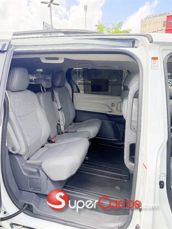 2021 Toyota Sienna XLE — foto 11 / 11