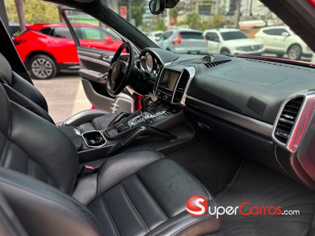 2014 Porsche Cayenne GTS — foto 4 / 10