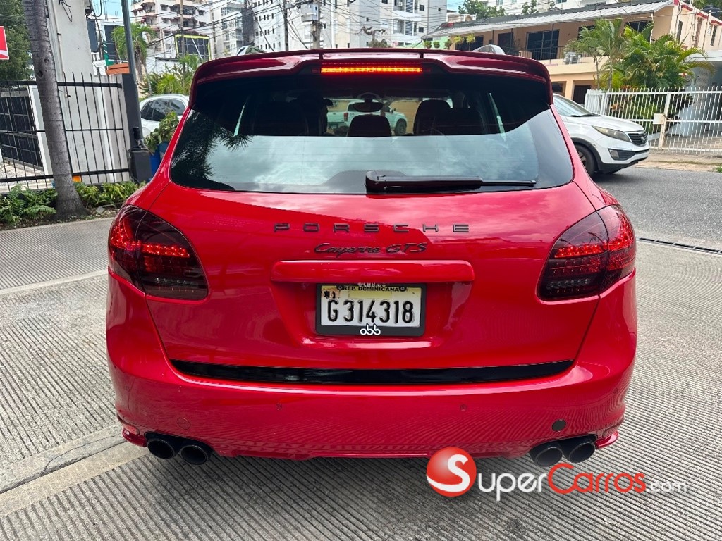 2014 Porsche Cayenne GTS — foto 8 / 10