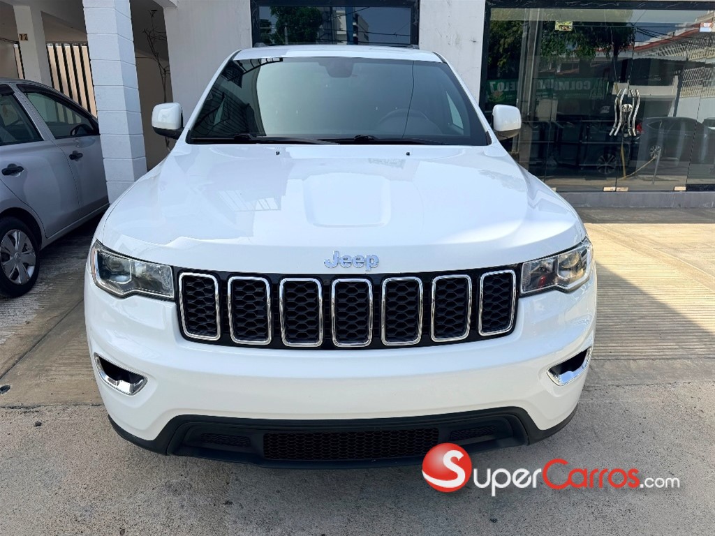 2020 Jeep Grand Cherokee Laredo — foto 2 / 9