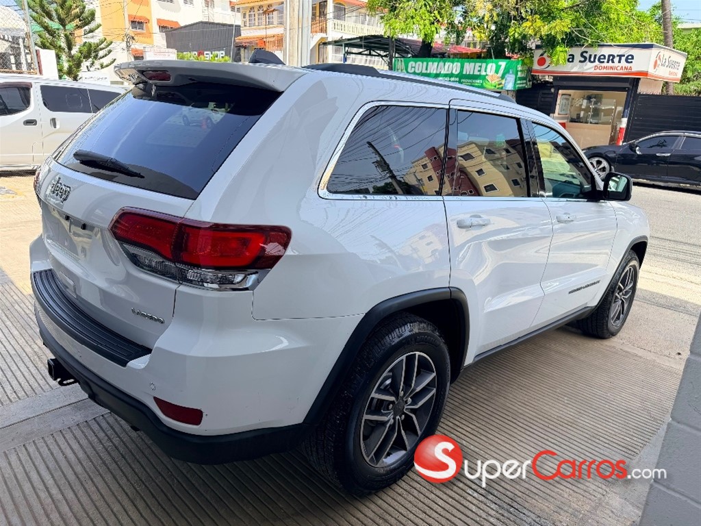 2020 Jeep Grand Cherokee Laredo — foto 4 / 9