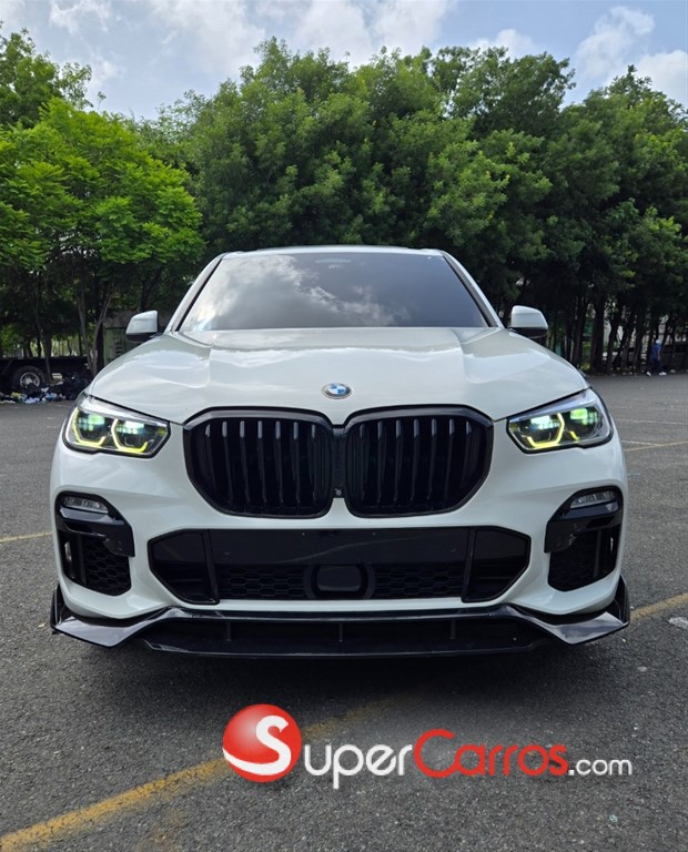 2020 BMW X 5 M50i — foto 3 / 12