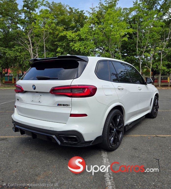 2020 BMW X 5 M50i — foto 5 / 12