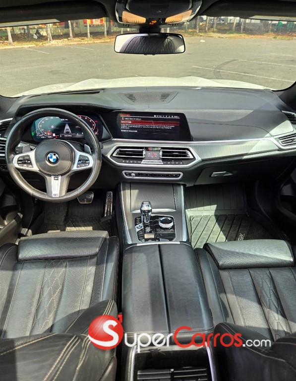 2020 BMW X 5 M50i — foto 9 / 12
