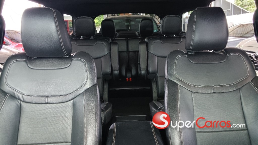 2020 Ford Explorer ST — foto 8 / 10