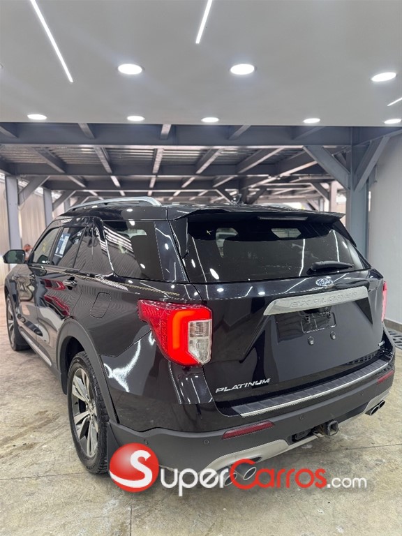 2020 Ford Explorer Platinum — foto 5 / 11