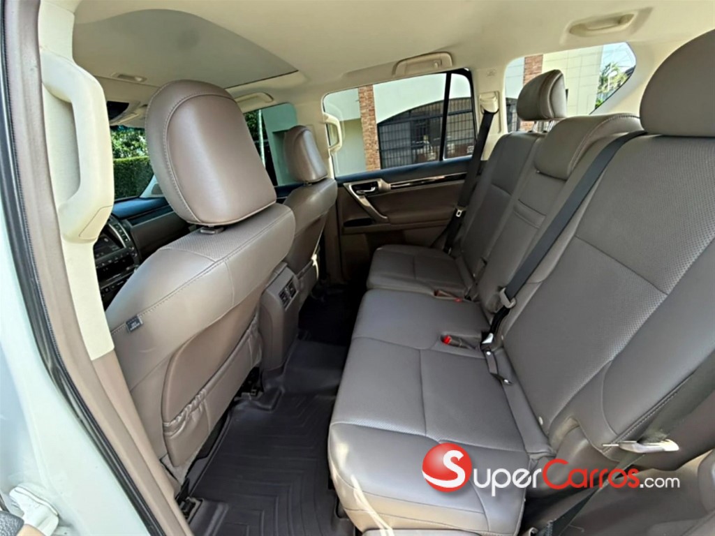 2016 Lexus GX 460 — foto 5 / 9