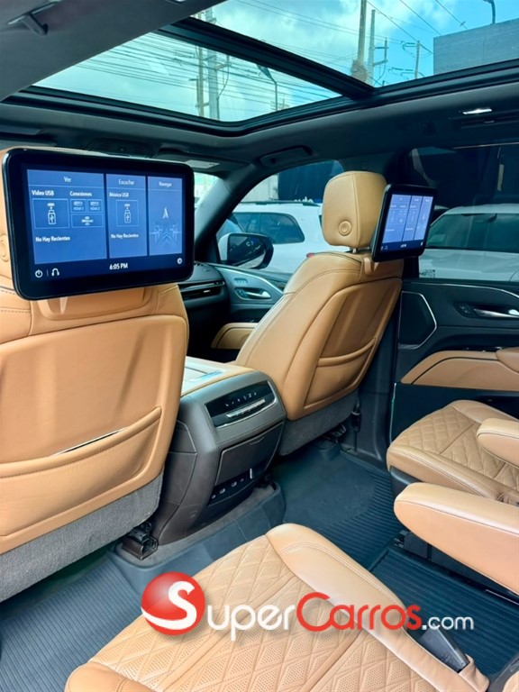 2021 Cadillac Escalade Premium Luxury Long — foto 8 / 11