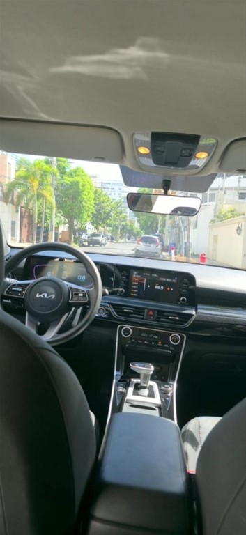 2025 Kia Seltos — foto 2 / 10