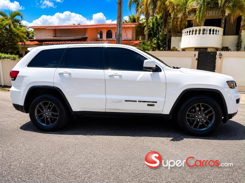 2016 Jeep Grand Cherokee Laredo — foto 3 / 8