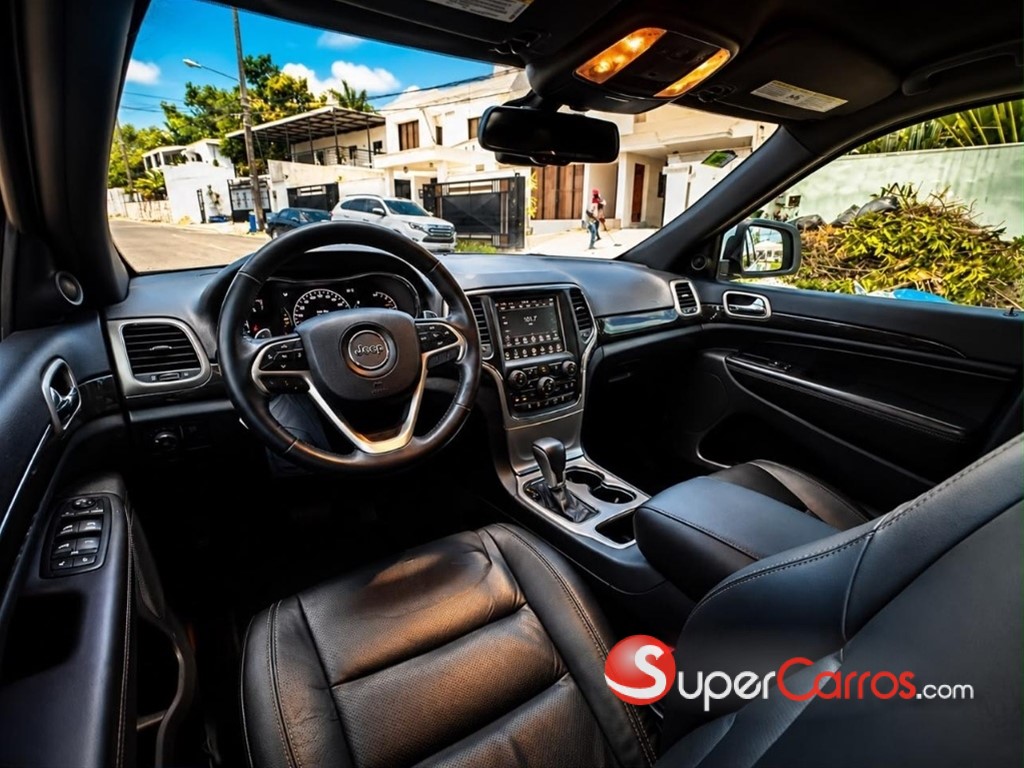2016 Jeep Grand Cherokee Laredo — foto 4 / 8