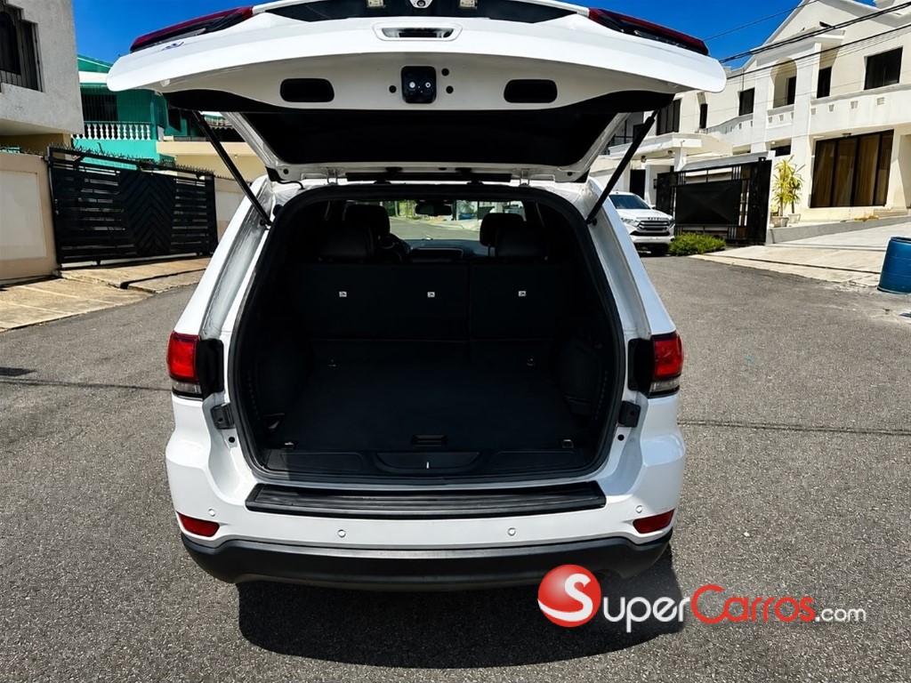 2016 Jeep Grand Cherokee Laredo — foto 6 / 8