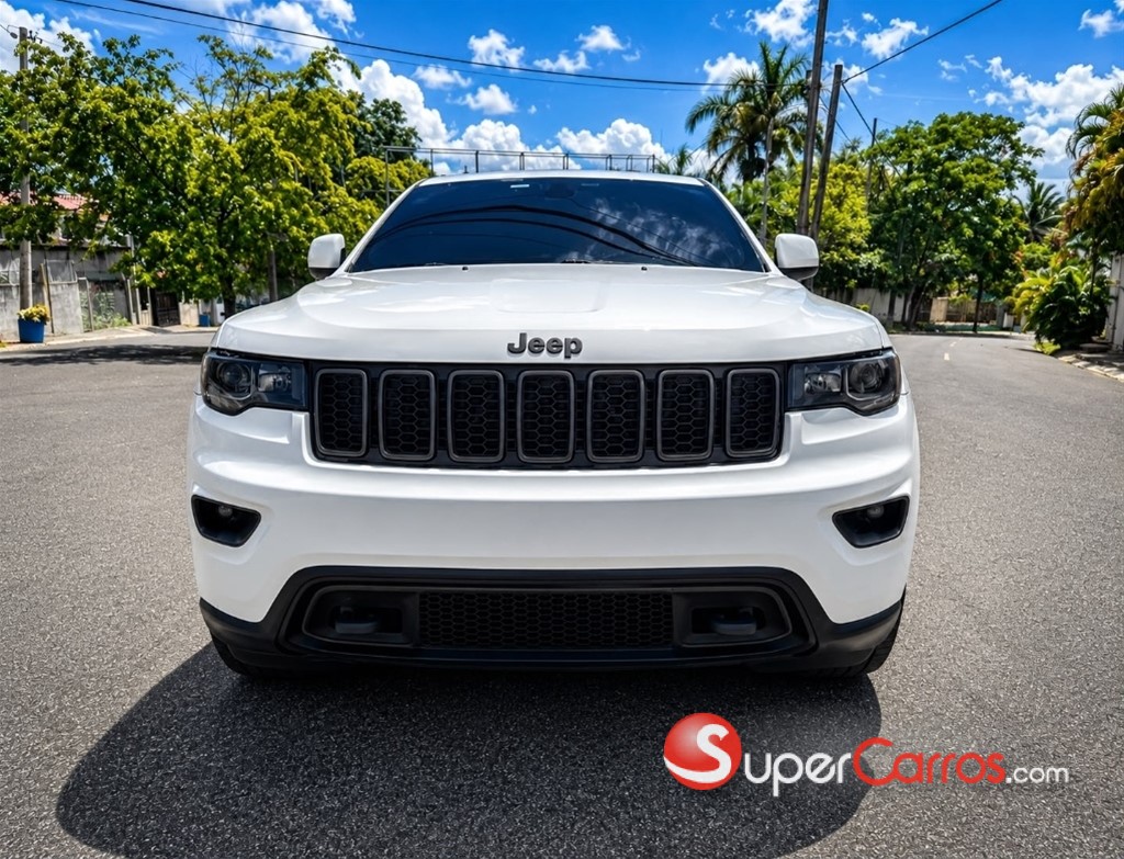 2016 Jeep Grand Cherokee Laredo — foto 8 / 8