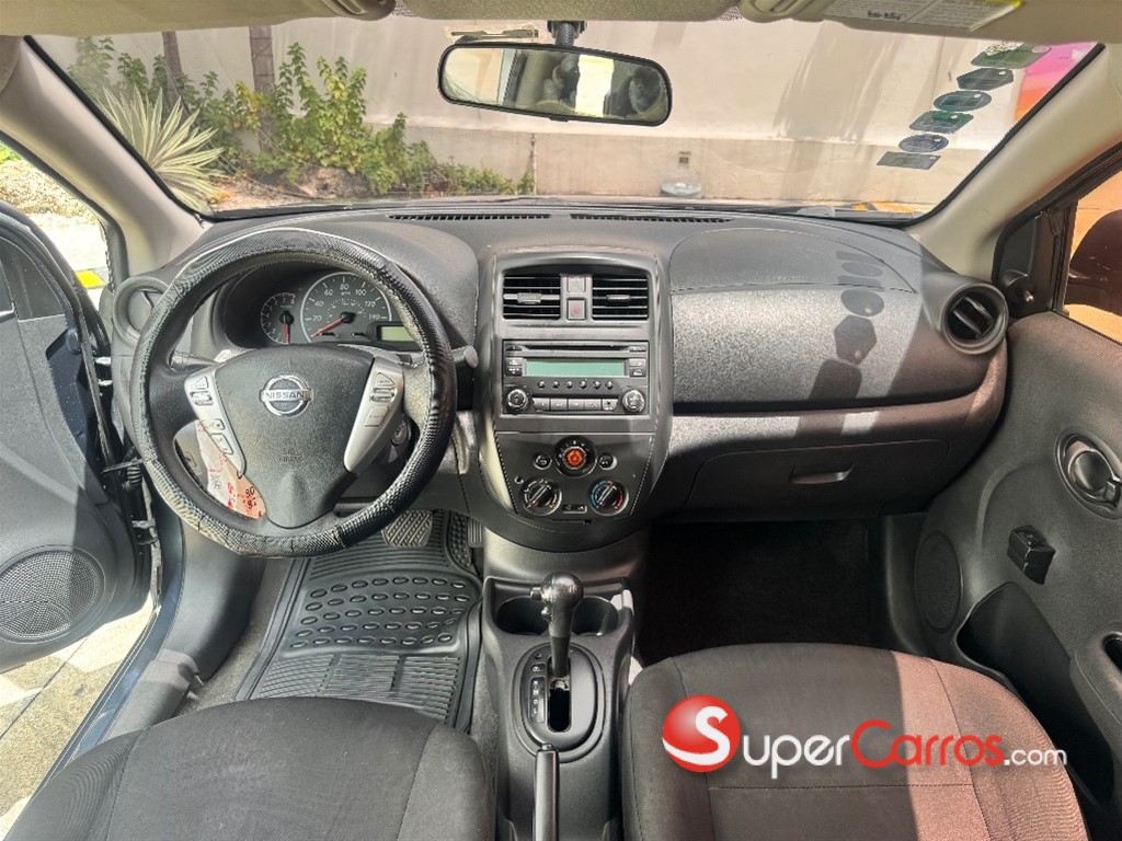 2015 Nissan Versa — foto 8 / 10