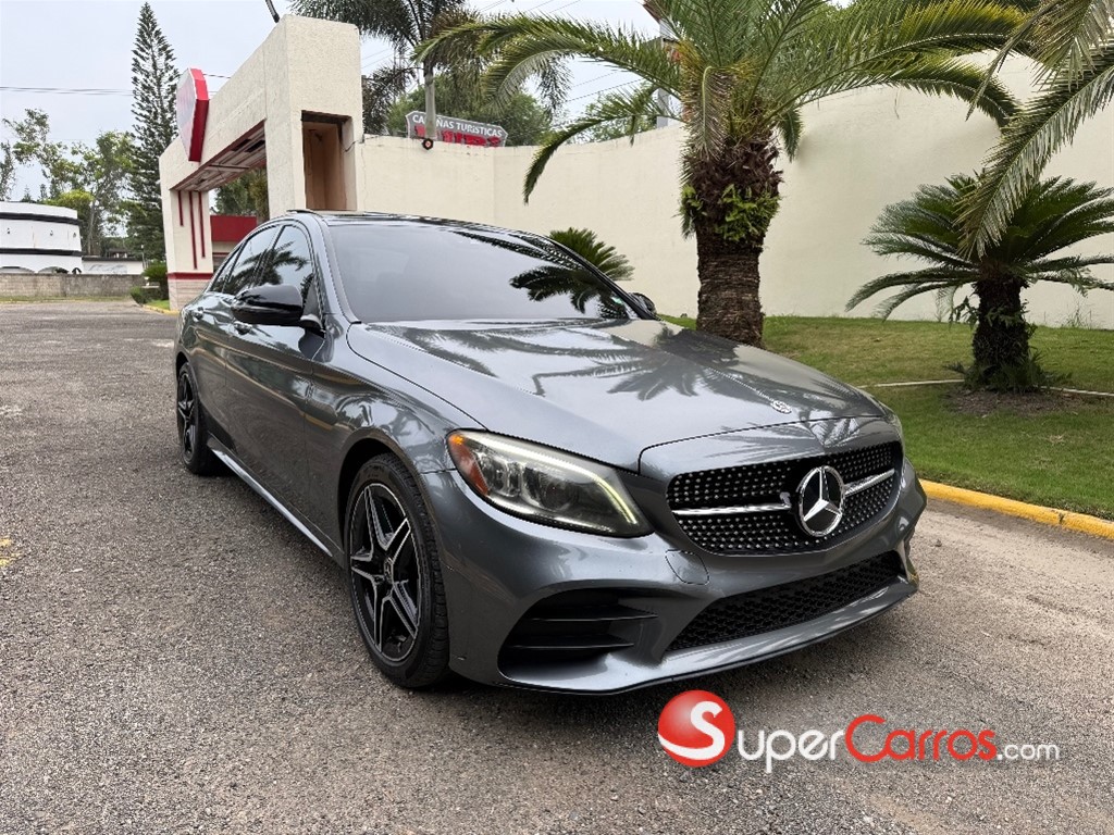 2019 Mercedes-Benz Clase C 300 AMG 4Matic — foto 2 / 8