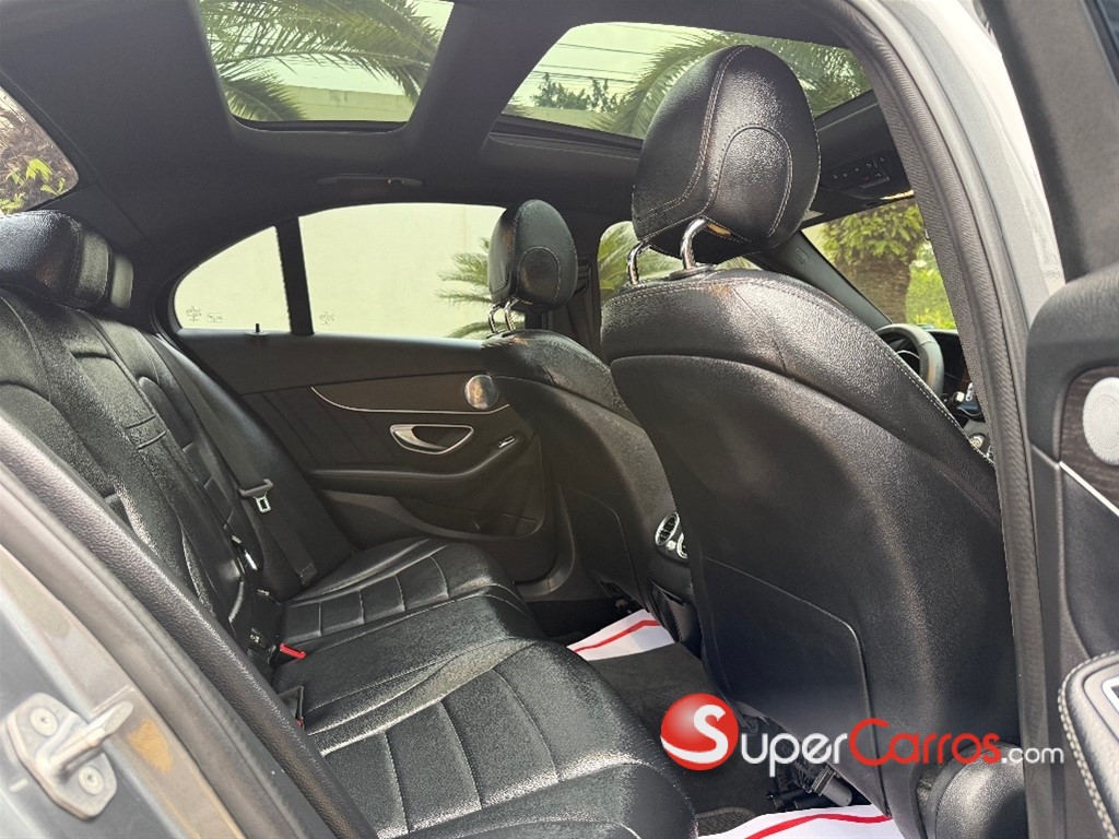 2019 Mercedes-Benz Clase C 300 AMG 4Matic — foto 6 / 8
