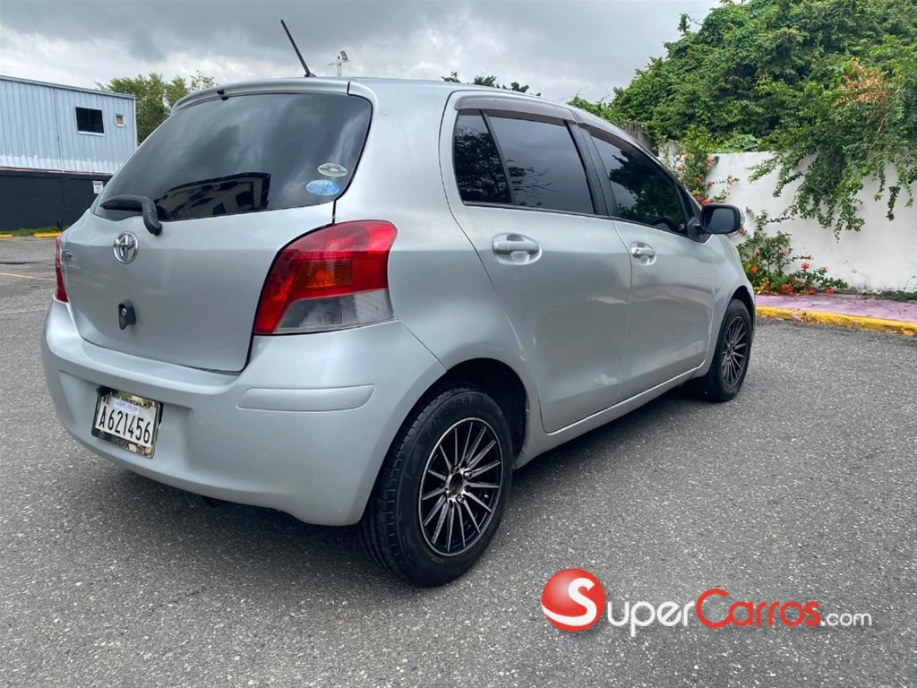 2009 Toyota VITZ — foto 3 / 12