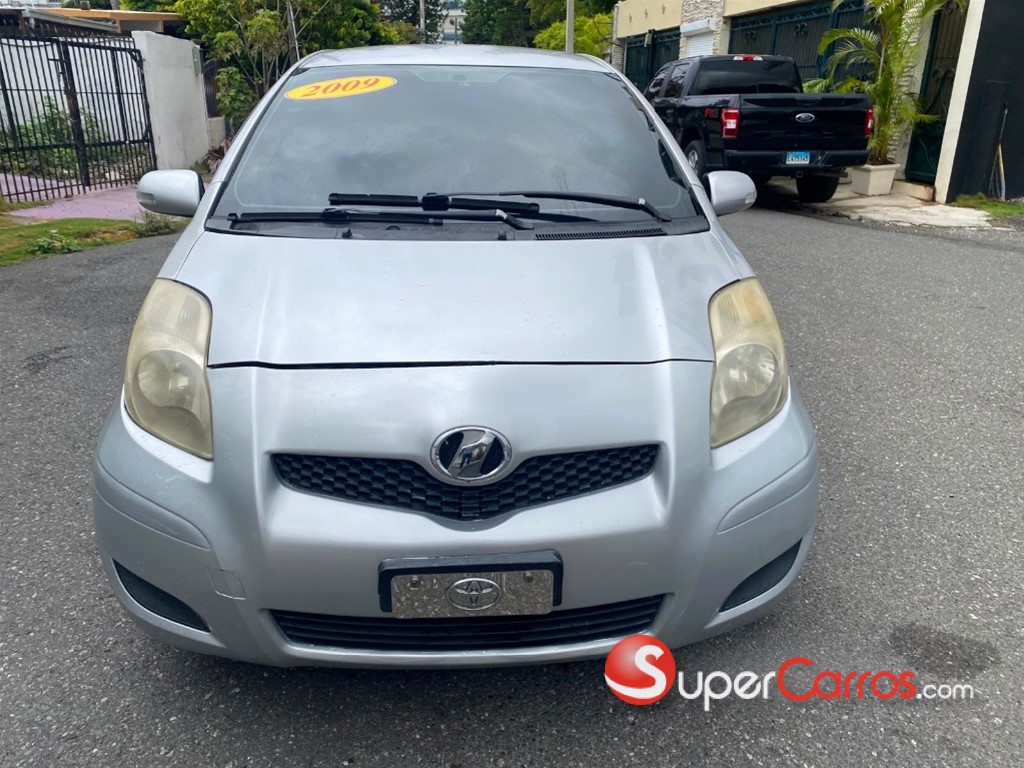 2009 Toyota VITZ — foto 8 / 12